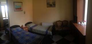 Отели типа «постель и завтрак» На Киевской Ирпень Двухместный номер с 2 отдельными кроватями и ванной комнатой-9